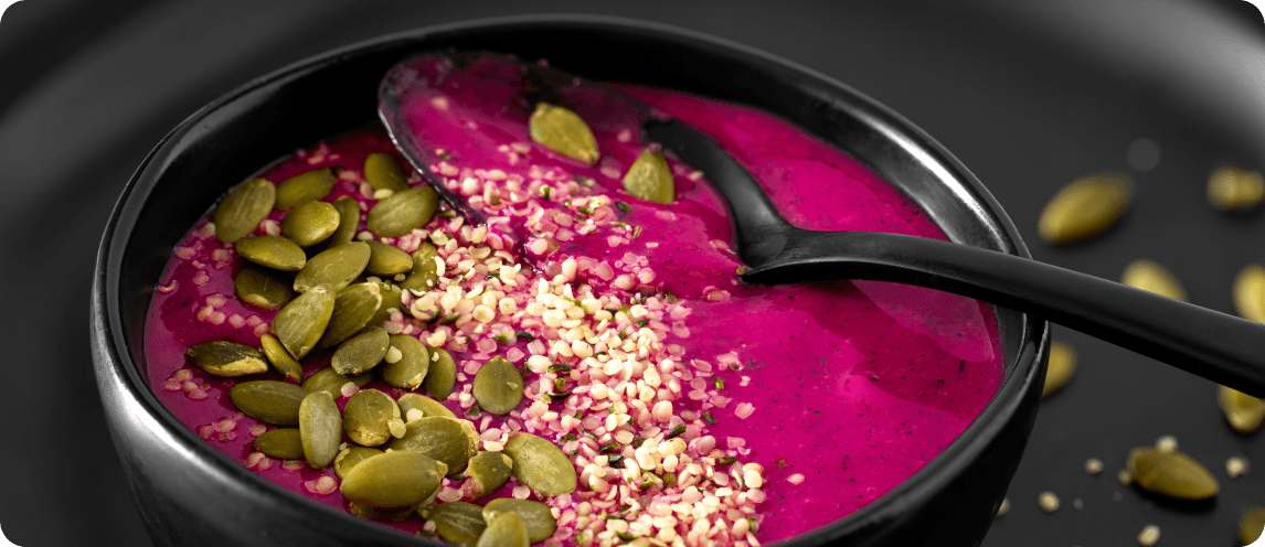 Dragon fruit smoothie bowl